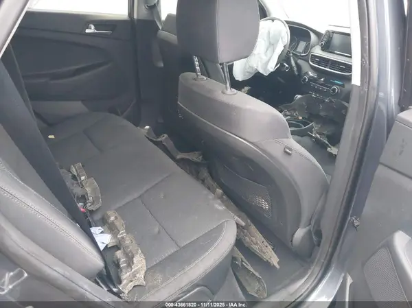 KM8J23A4XKU860545 2019 HYUNDAI TUCSON - Image 8