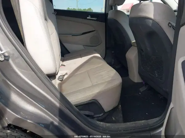 KM8J23A4XLU145637 2020 HYUNDAI TUCSON - Image 8