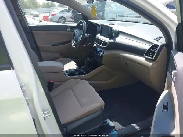 KM8J23A4XMU300589 2021 HYUNDAI TUCSON - Image 1