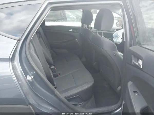 KM8J23A4XMU301953 2021 HYUNDAI TUCSON - Image 8