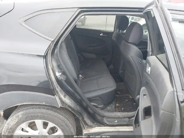 KM8J23A4XMU306246 2021 HYUNDAI TUCSON - Image 8