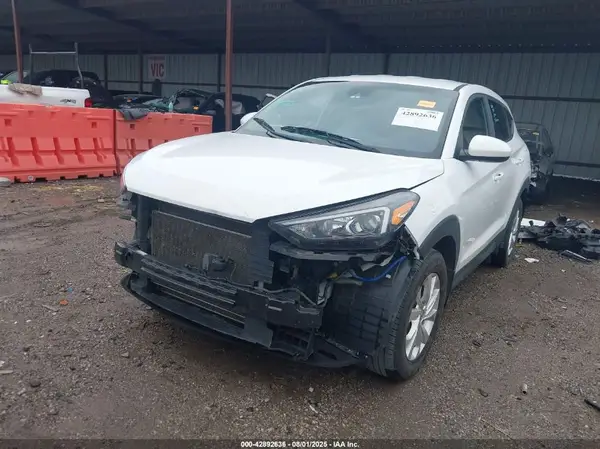 KM8J23A4XMU313424 2021 HYUNDAI TUCSON - Image 2
