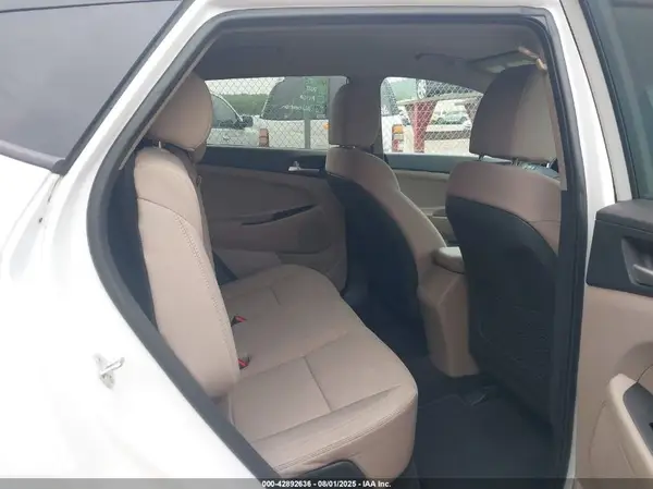 KM8J23A4XMU313424 2021 HYUNDAI TUCSON - Image 8