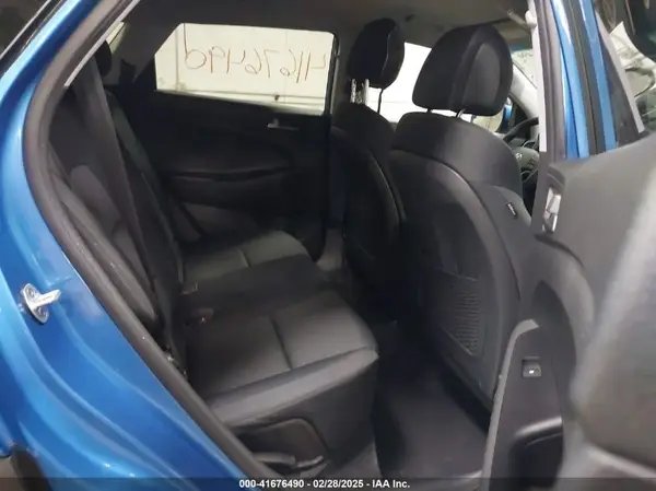 KM8J2CA40JU610634 2018 HYUNDAI TUCSON - Image 8