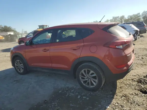 KM8J2CA40JU611265 2018 HYUNDAI TUCSON - Image 2