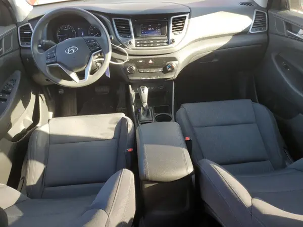 KM8J2CA40JU611265 2018 HYUNDAI TUCSON - Image 8