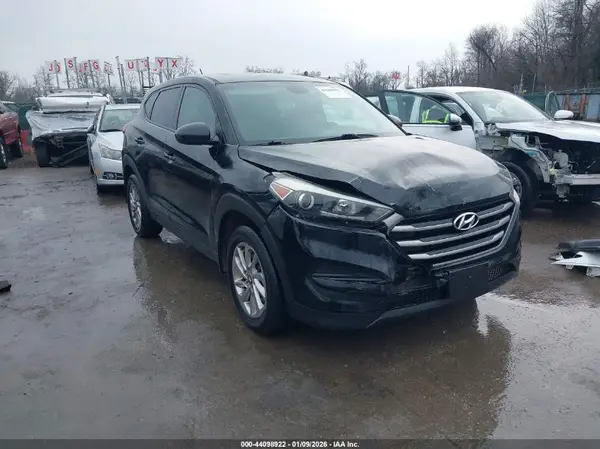 KM8J2CA40JU625392 2018 HYUNDAI TUCSON - Image 1