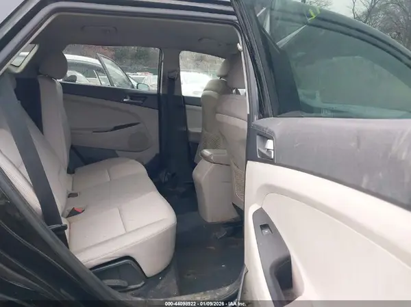 KM8J2CA40JU625392 2018 HYUNDAI TUCSON - Image 8