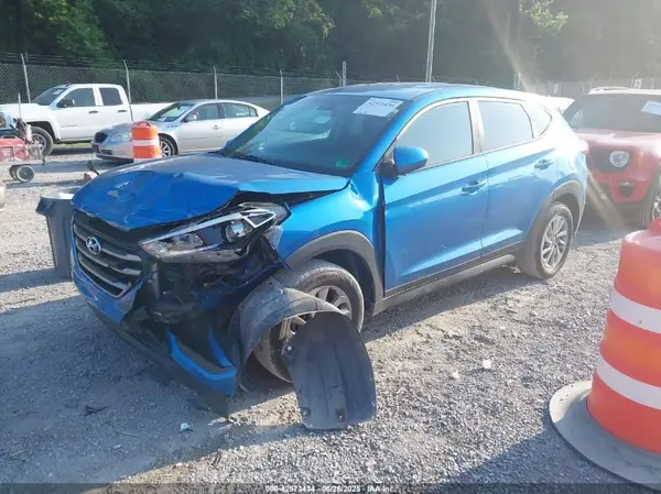 KM8J2CA40JU631113 2018 HYUNDAI TUCSON - Image 2