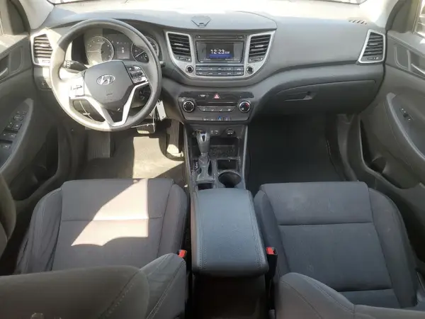KM8J2CA40JU639194 2018 HYUNDAI TUCSON - Image 8