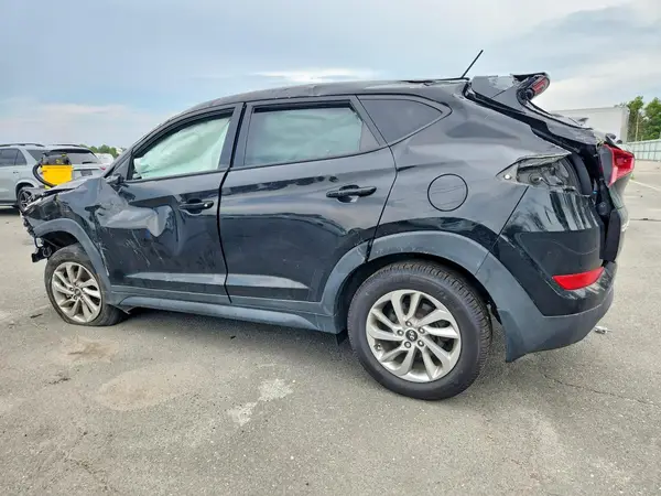 KM8J2CA40JU640023 2018 HYUNDAI TUCSON - Image 2
