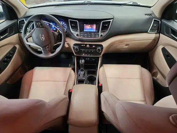 KM8J2CA40JU653354 2018 HYUNDAI TUCSON - Image 8