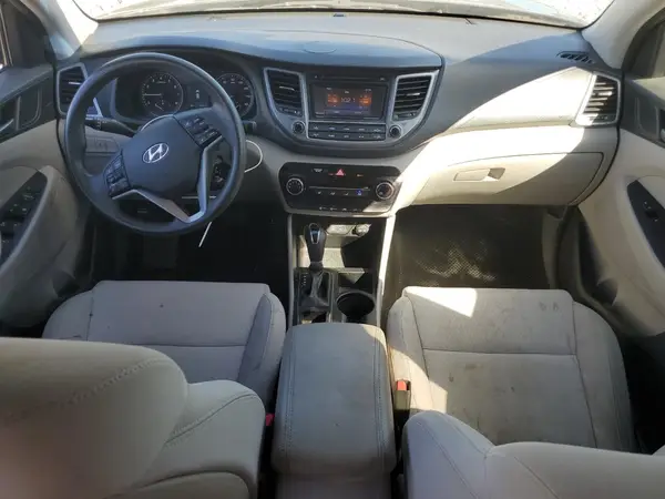 KM8J2CA40JU657811 2018 HYUNDAI TUCSON - Image 8