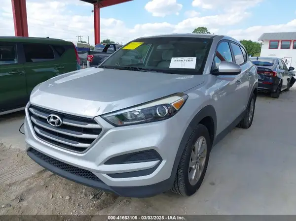 KM8J2CA40JU660319 2018 HYUNDAI TUCSON - Image 2