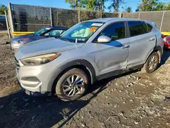 KM8J2CA40JU662913 2018 HYUNDAI TUCSON