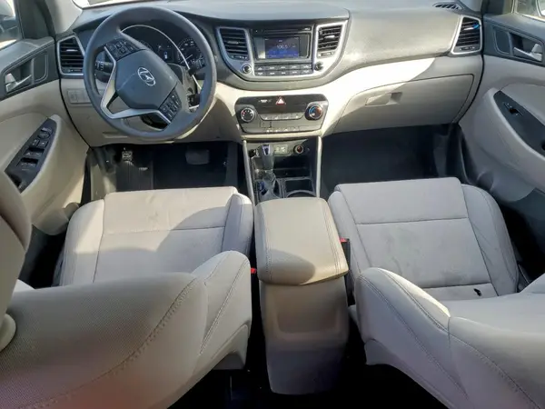 KM8J2CA40JU666900 2018 HYUNDAI TUCSON - Image 8