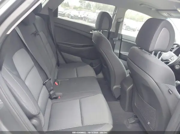 KM8J2CA40JU683759 2018 HYUNDAI TUCSON - Image 8