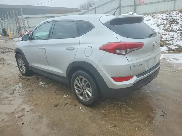 KM8J2CA40JU694535 2018 HYUNDAI TUCSON - Image 2