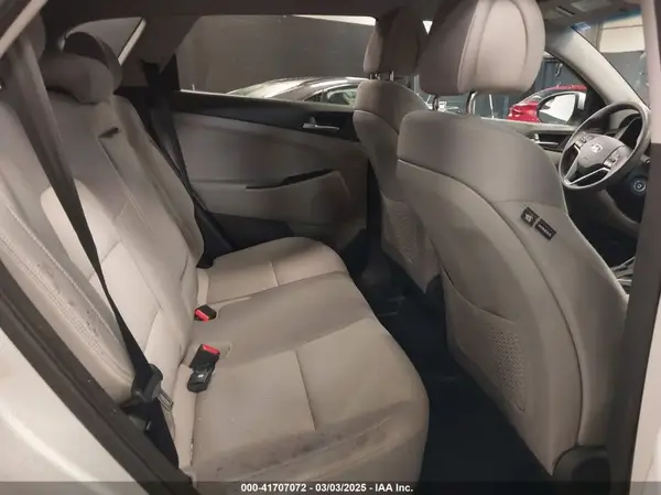 KM8J2CA40JU717375 2018 HYUNDAI TUCSON - Image 8