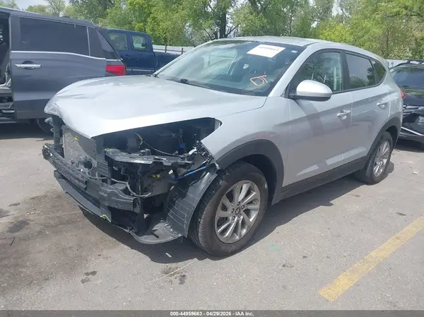 KM8J2CA40JU717506 2018 HYUNDAI TUCSON - Image 2