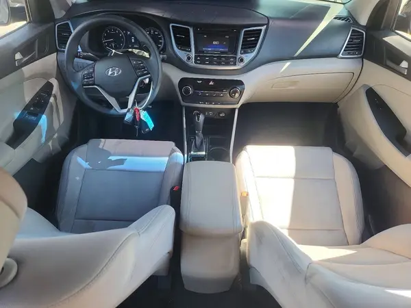 KM8J2CA40JU745984 2018 HYUNDAI TUCSON - Image 8