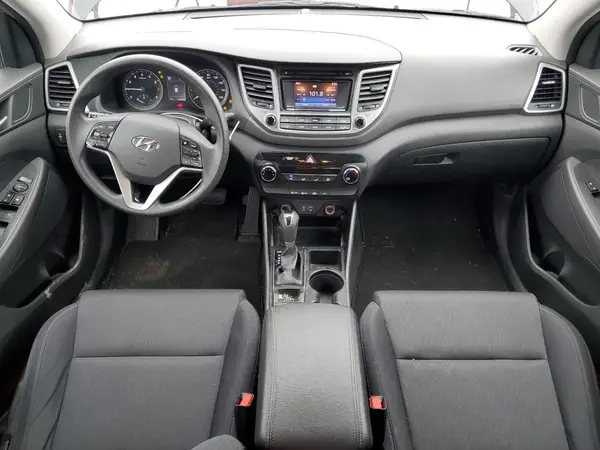 KM8J2CA40JU752806 2018 HYUNDAI TUCSON - Image 8