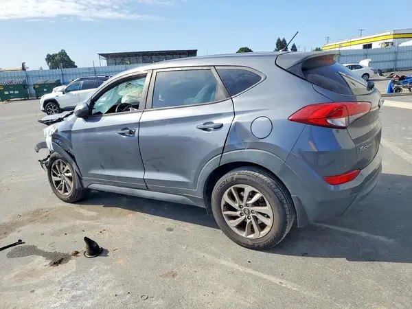 KM8J2CA40JU756421 2018 HYUNDAI TUCSON - Image 2