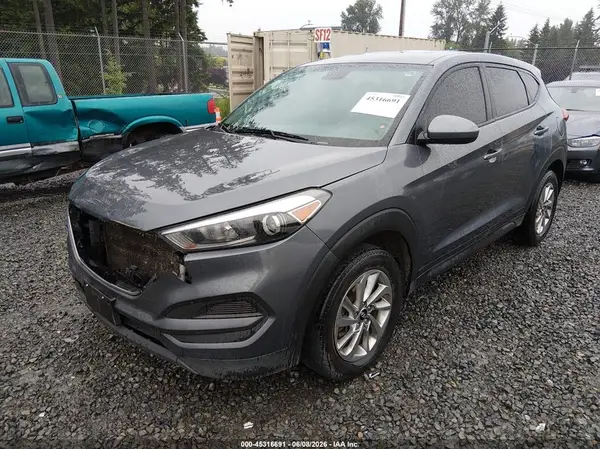 KM8J2CA40JU764194 2018 HYUNDAI TUCSON - Image 2