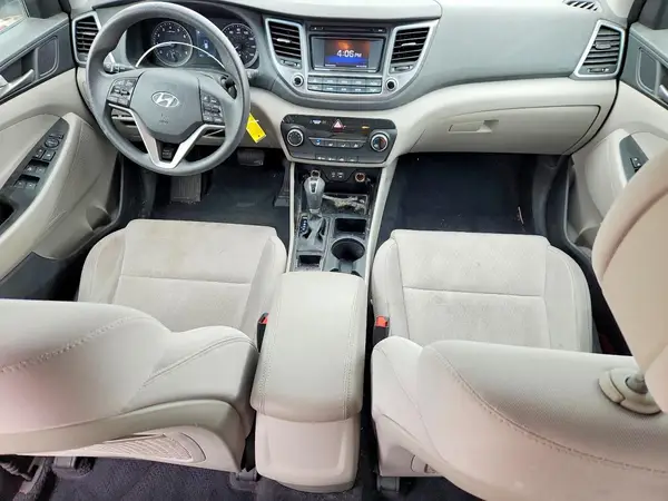 KM8J2CA40JU764373 2018 HYUNDAI TUCSON - Image 8