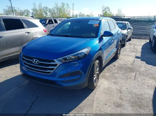 KM8J2CA40JU792495 2018 HYUNDAI TUCSON - Image 2