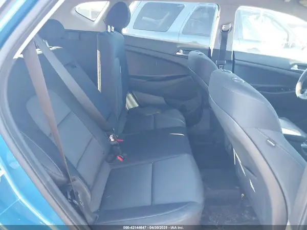 KM8J2CA40JU792495 2018 HYUNDAI TUCSON - Image 8
