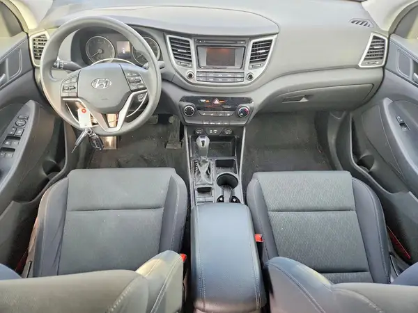KM8J2CA40JU792626 2018 HYUNDAI TUCSON - Image 8