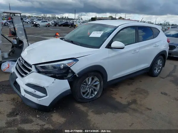 KM8J2CA40JU797731 2018 HYUNDAI TUCSON - Image 2
