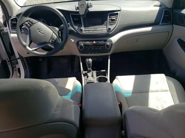 KM8J2CA40JU799785 2018 HYUNDAI TUCSON - Image 8