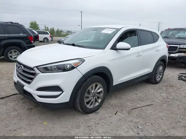 KM8J2CA40JU804080 2018 HYUNDAI TUCSON - Image 2
