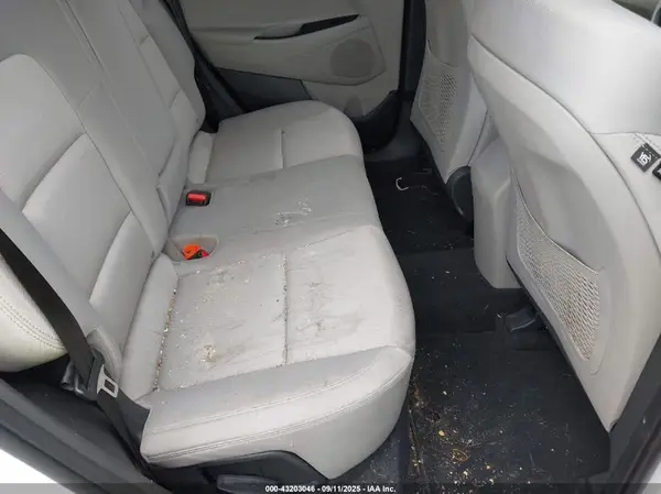 KM8J2CA40JU804080 2018 HYUNDAI TUCSON - Image 8