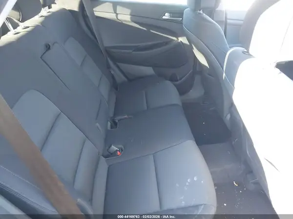 KM8J2CA40JU804211 2018 HYUNDAI TUCSON - Image 8