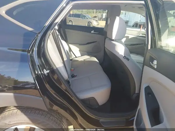 KM8J2CA40KU001142 2019 HYUNDAI TUCSON - Image 8