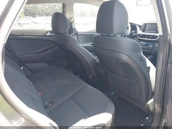 KM8J2CA40KU045092 2019 HYUNDAI TUCSON - Image 8
