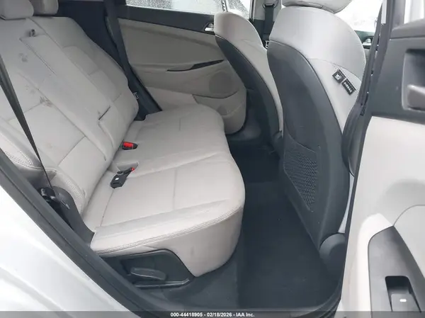 KM8J2CA40KU059722 2019 HYUNDAI TUCSON - Image 8