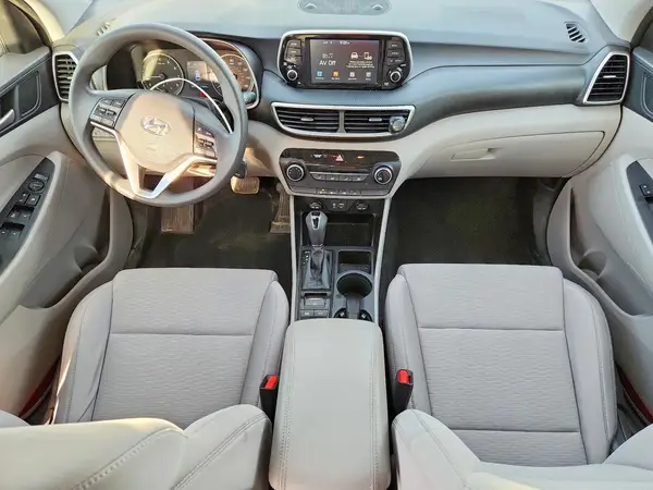 KM8J2CA40KU063396 2019 HYUNDAI TUCSON - Image 8