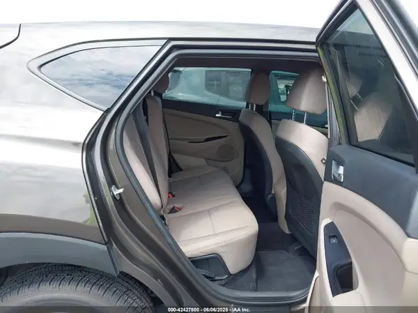 KM8J2CA40KU077329 2019 HYUNDAI TUCSON - Image 8