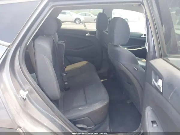 KM8J2CA40KU081817 2019 HYUNDAI TUCSON - Image 8