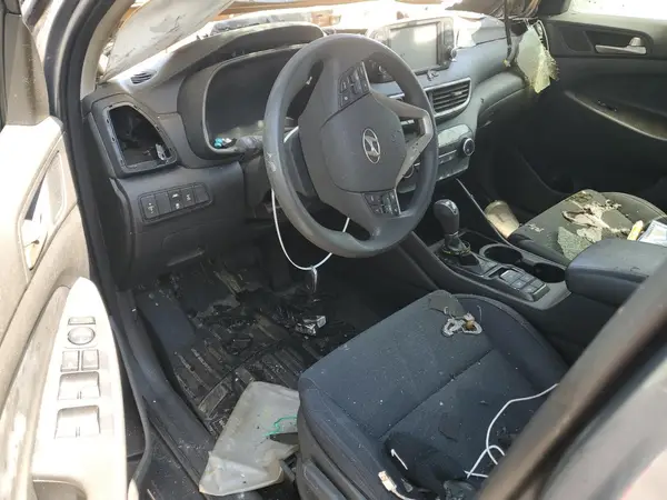 KM8J2CA40KU839686 2019 HYUNDAI TUCSON - Image 8