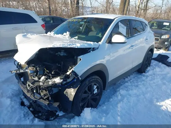 KM8J2CA40KU852986 2019 HYUNDAI TUCSON - Image 2