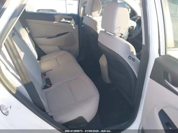 KM8J2CA40KU852986 2019 HYUNDAI TUCSON - Image 8