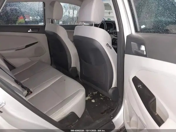 KM8J2CA40KU858447 2019 HYUNDAI TUCSON - Image 8