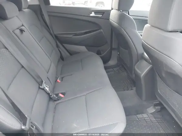KM8J2CA40KU889830 2019 HYUNDAI TUCSON - Image 8