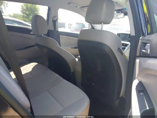 KM8J2CA40KU916699 2019 HYUNDAI TUCSON - Image 8