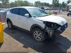 KM8J2CA40KU983903 2019 HYUNDAI TUCSON